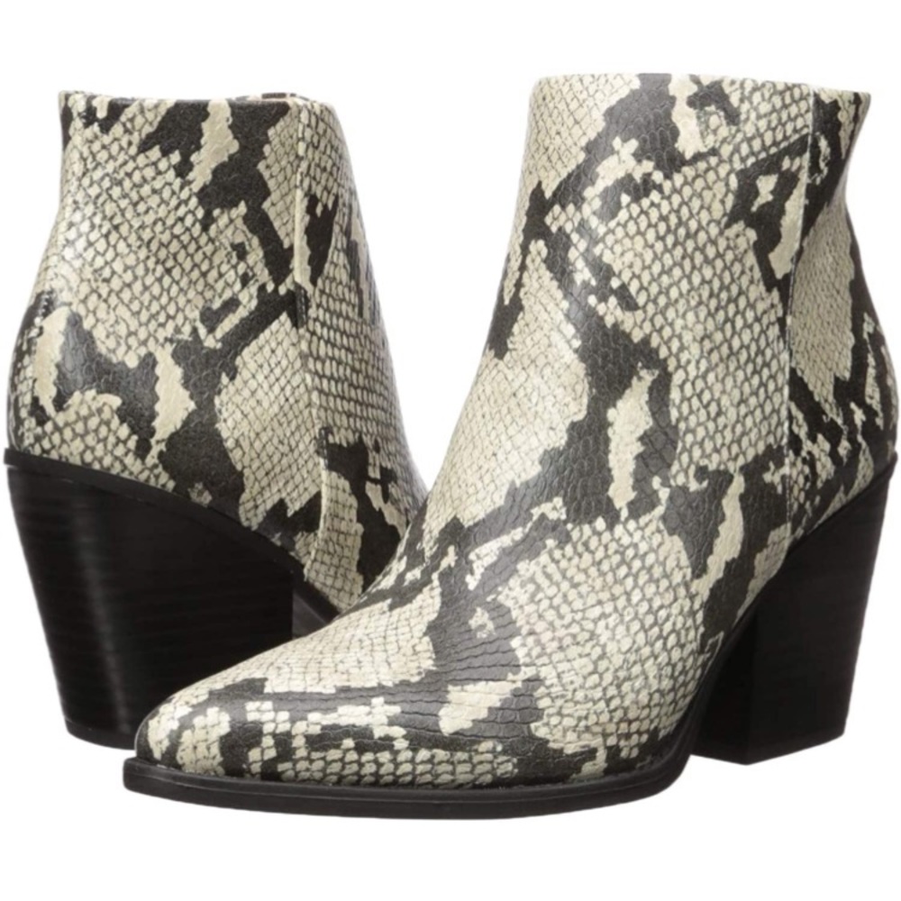 NWOT Naturalizer Mikey Ankle Boot 9W